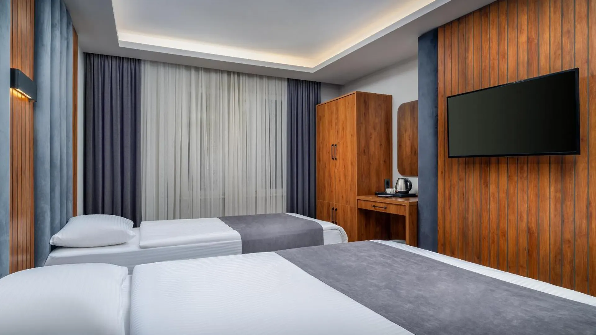 Elite Hotels Istanbul Airport Arnavutkoy 5*,